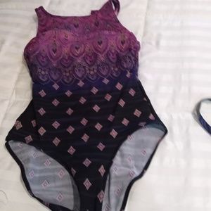 GREAT LENGTHS  SWIM.  SIZE 10.  ONE PIECE